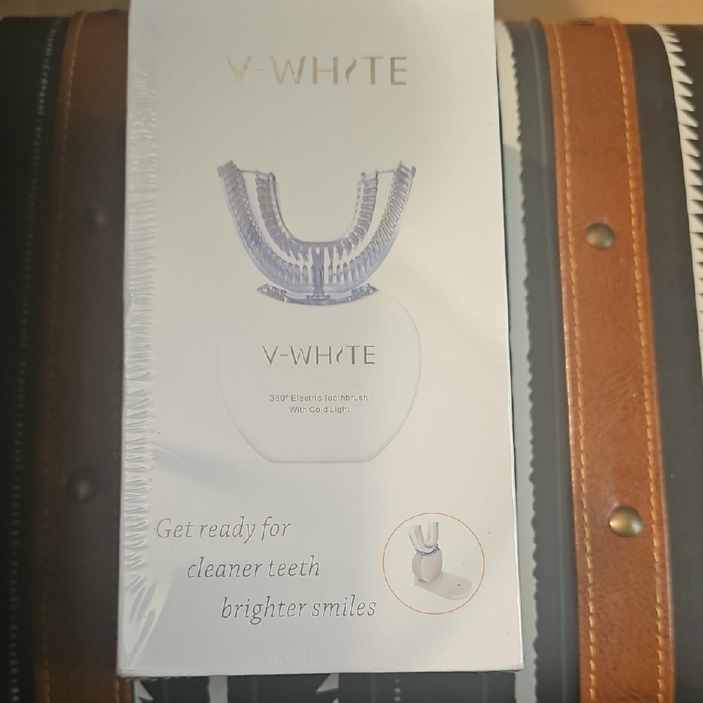 V-White NWT Electric Toothbrush- NEVER OPENED